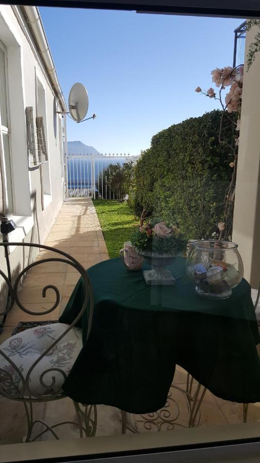 بلدة سيمون Papillon Guest Suite المظهر الخارجي الصورة
