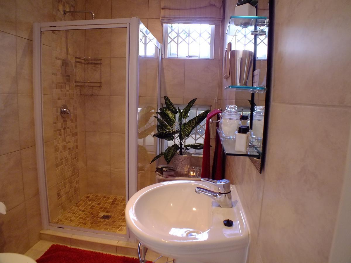 بلدة سيمون Papillon Guest Suite المظهر الخارجي الصورة