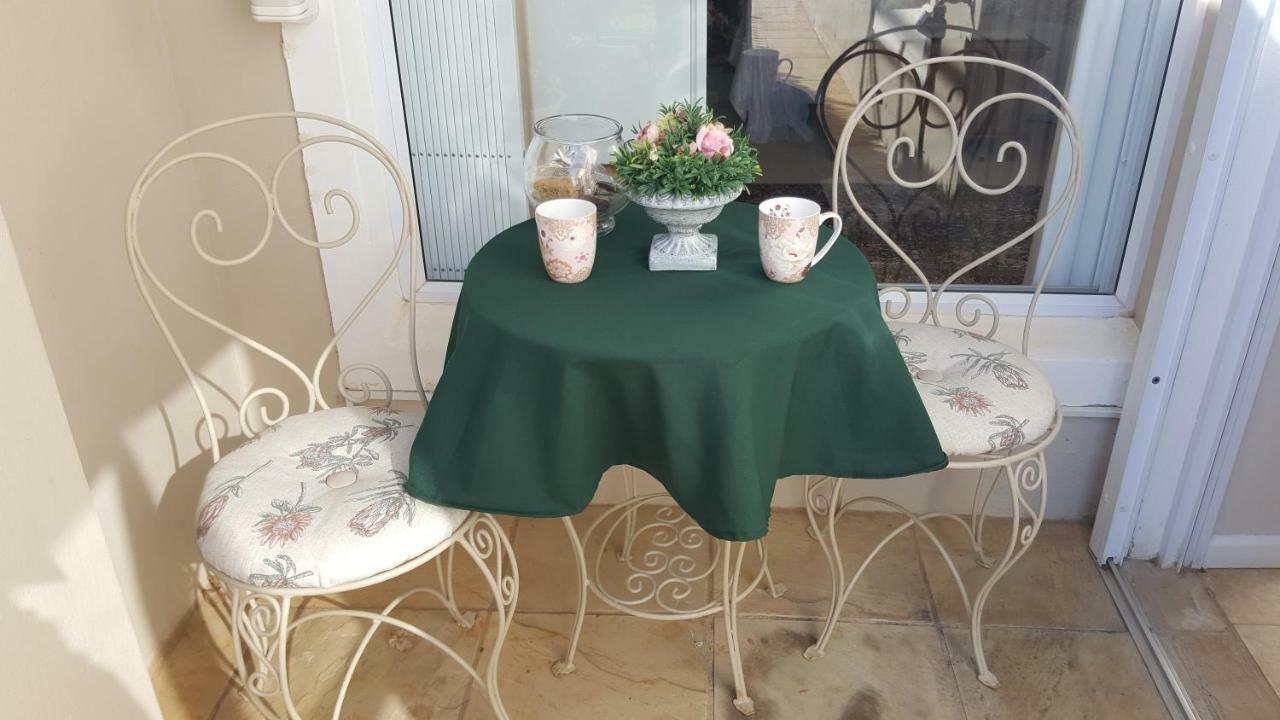 بلدة سيمون Papillon Guest Suite المظهر الخارجي الصورة